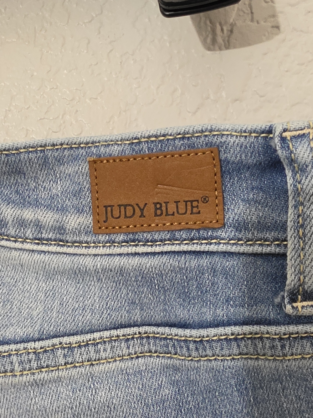 Judy Blue Bleach Splash Shark Bite Skinny Jeans Light Wash Mid Rise Womens 9/29 - Picture 6 of 11